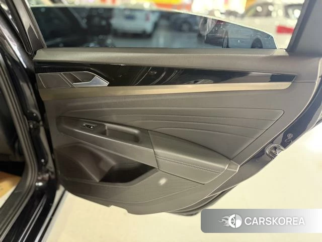 Volkswagen Passat id 4257711 из Китая 25