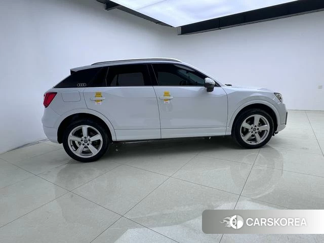 Audi Q2L id 3869616 из Китая 17