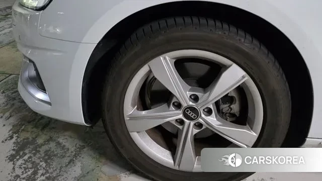 Audi A4 (B9) id 3007484 из Кореи 9