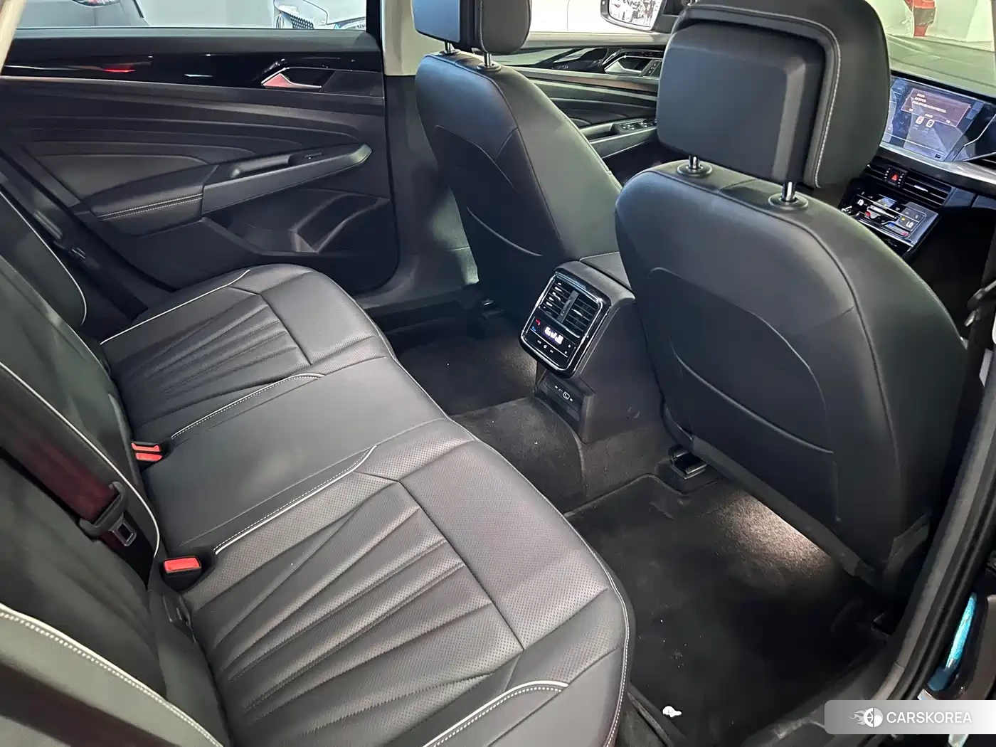 Volkswagen Passat id 4649364 из Китая 16