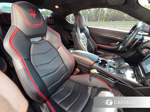 Maserati GranTurismo id 4915773 из Кореи 15