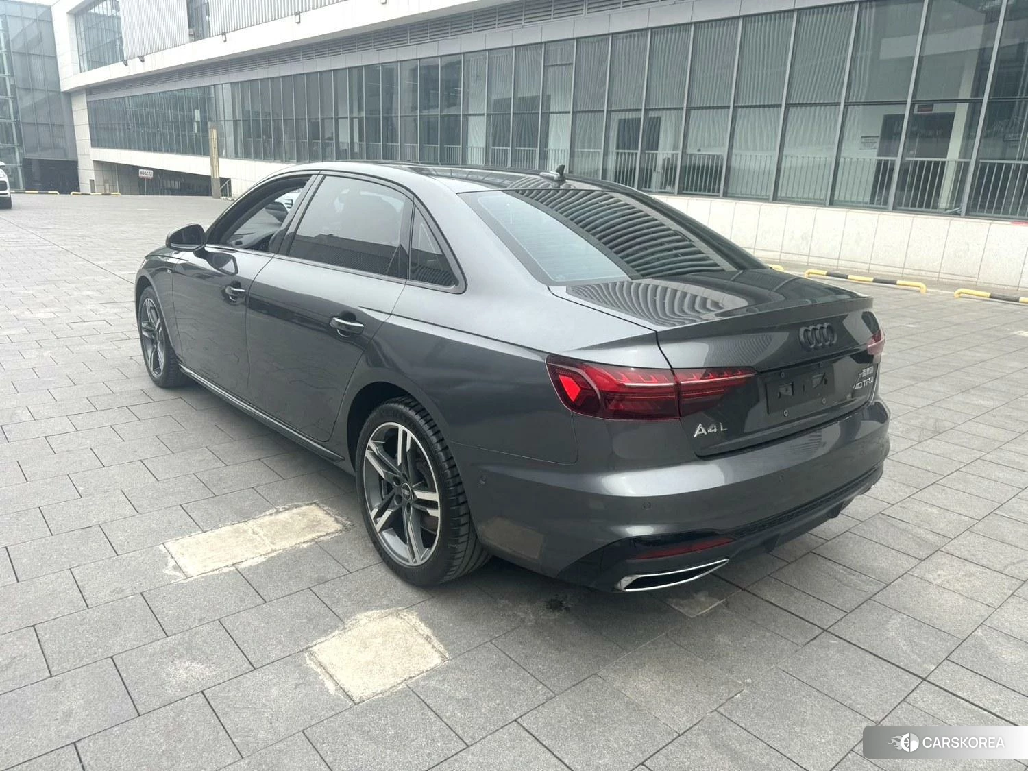 Audi A4L id 4455127 из Китая 7