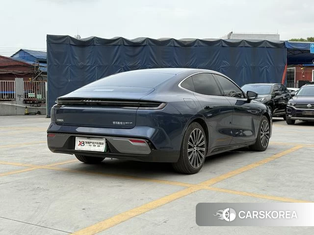 Geely Galaxy Galaxy Sparkle 8 PHEV id 3983181 из Китая 14