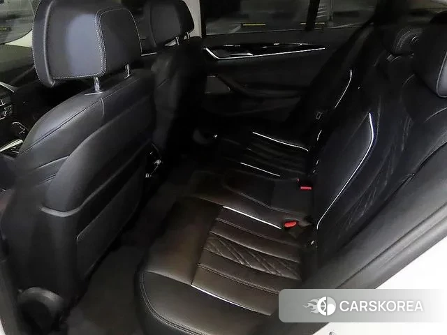 BMW 5 Series (G30) id 3384999 из Кореи 17