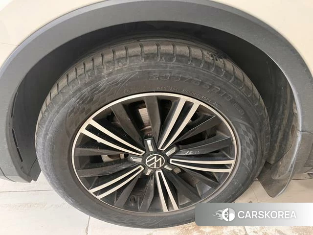Volkswagen Tiguan L id 4263854 из Китая 12