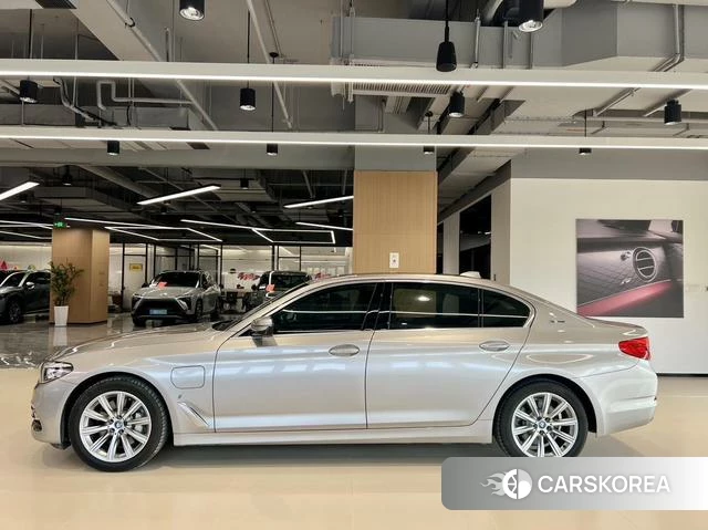 BMW 5 series PHEV id 4211848 из Китая 13
