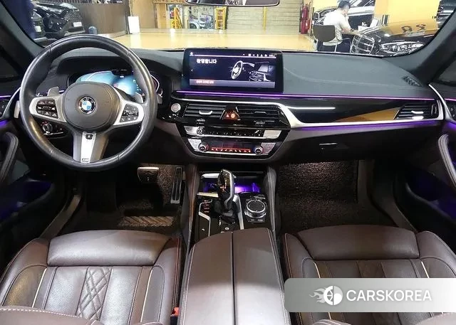 BMW 5 Series (G30) id 3348313 из Кореи 17