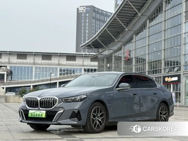 BMW i5 id 4353123 из Китая 17