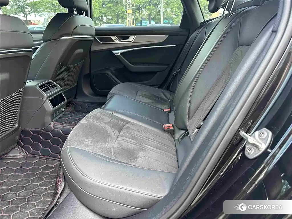 Audi A6L id 4577626 из Китая 7