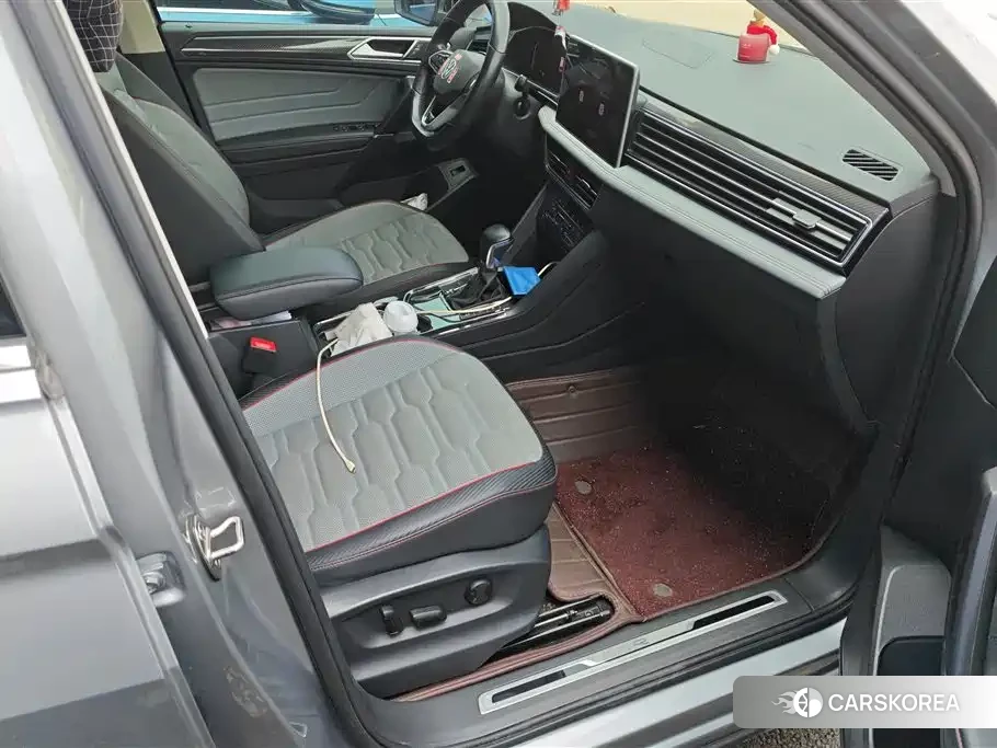 Volkswagen Tiguan L id 4545751 из Китая 12