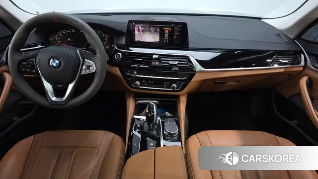 BMW 5 Series (G30) id 3307686 из Кореи 17