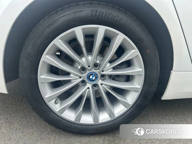 BMW 5 series PHEV id 4215614 из Китая 18