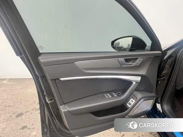 Audi A6L id 3890120 из Китая 17