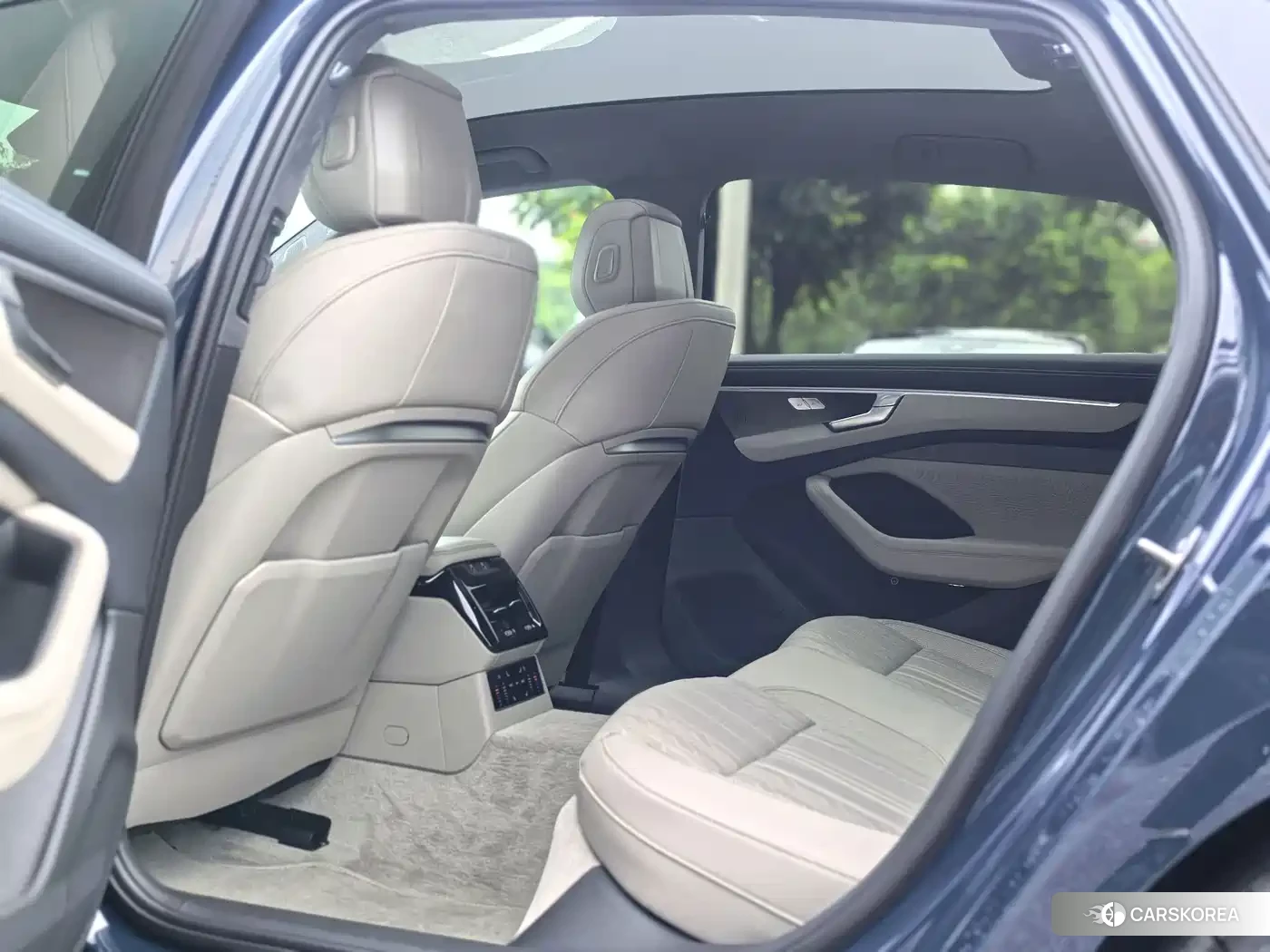 Audi A6L id 4649341 из Китая 15