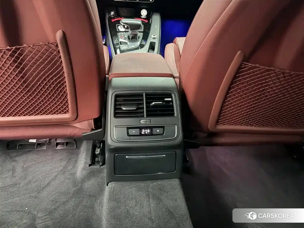 Audi A4L id 4622387 из Китая 11