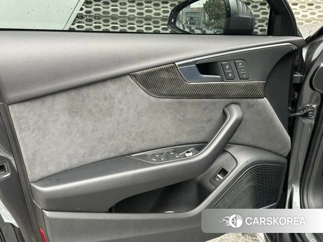 Audi A4L id 4290186 из Китая 16