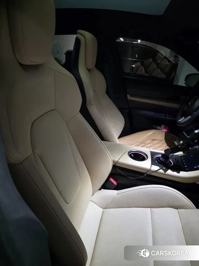 Porsche Taycan id 3619027 из Кореи 7