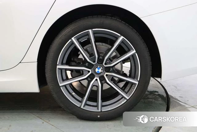 BMW 3 series id 4335752 из Китая 17