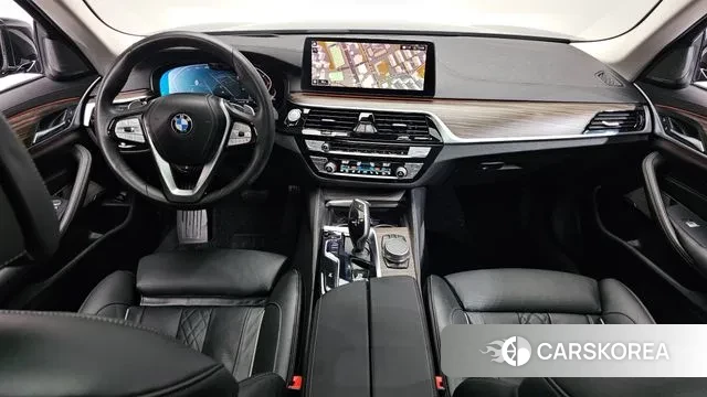 BMW 5 Series (G30) id 3053856 из Кореи 17