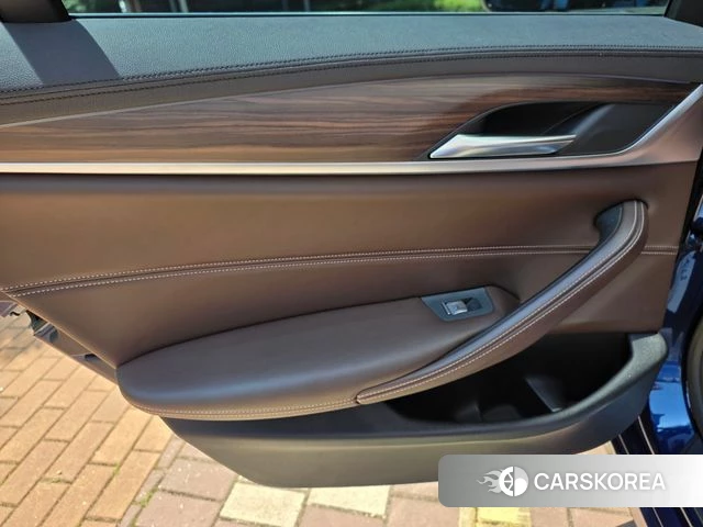 BMW 5 Series (G30) id 4508126 из Кореи 17