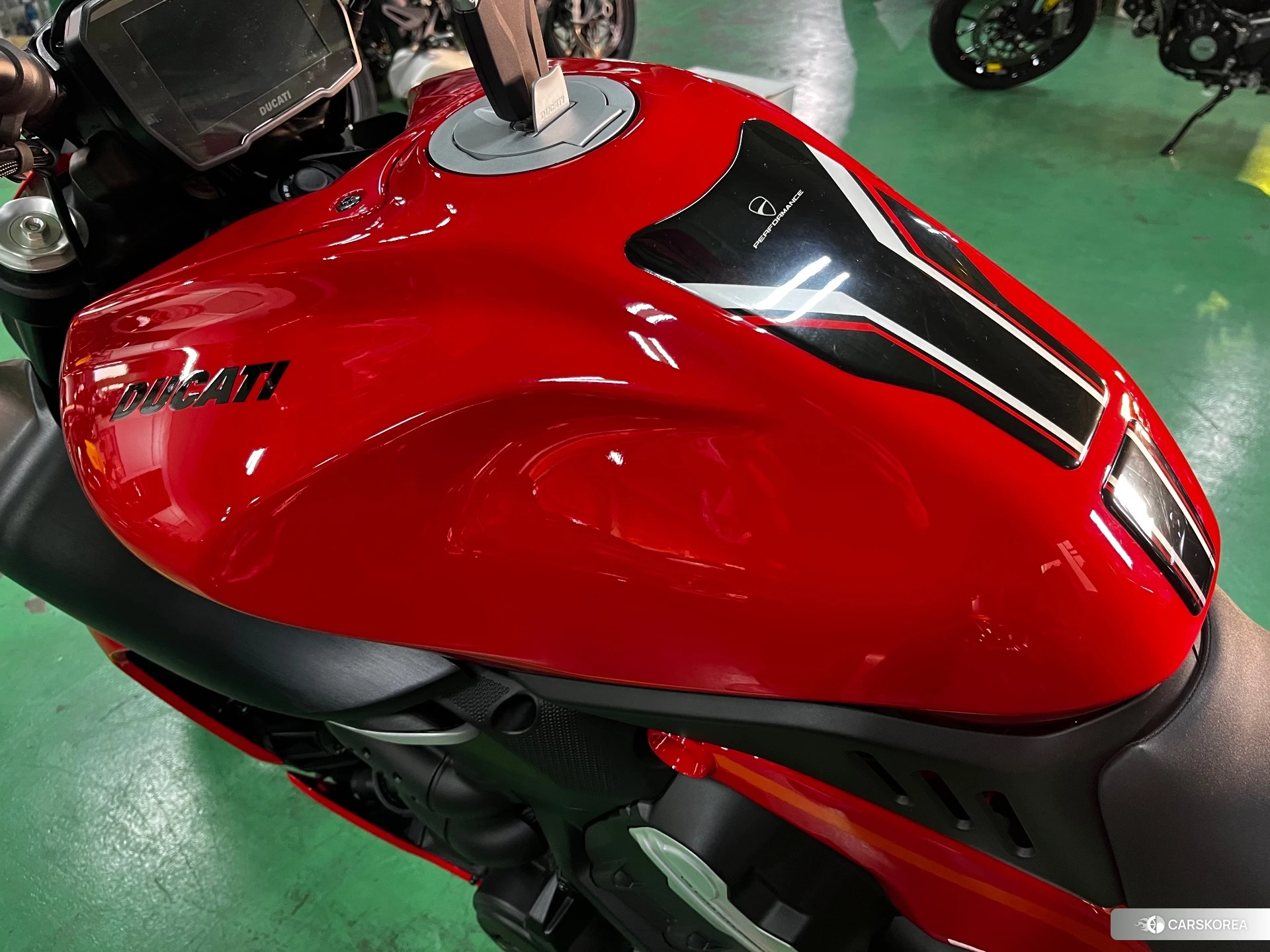 Ducati DIAVEL V4 id 4238038 из Японии 8