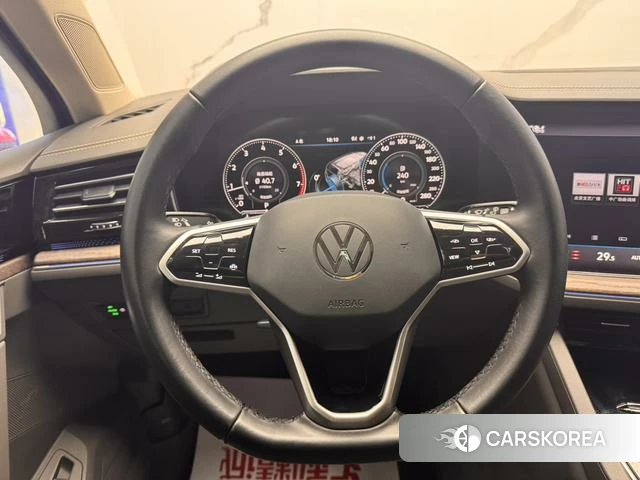 Volkswagen Touareg id 4258001 из Китая 17