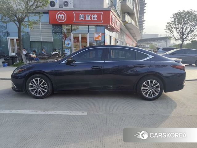 Lexus ES id 4314657 из Китая 15