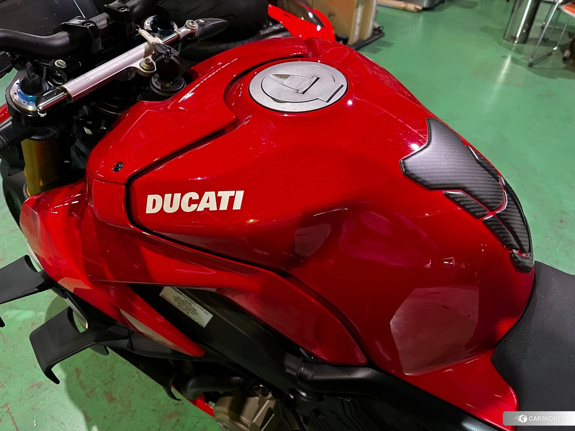 Ducati STREETFIGHTER V4 S id 3951999 из Японии 8