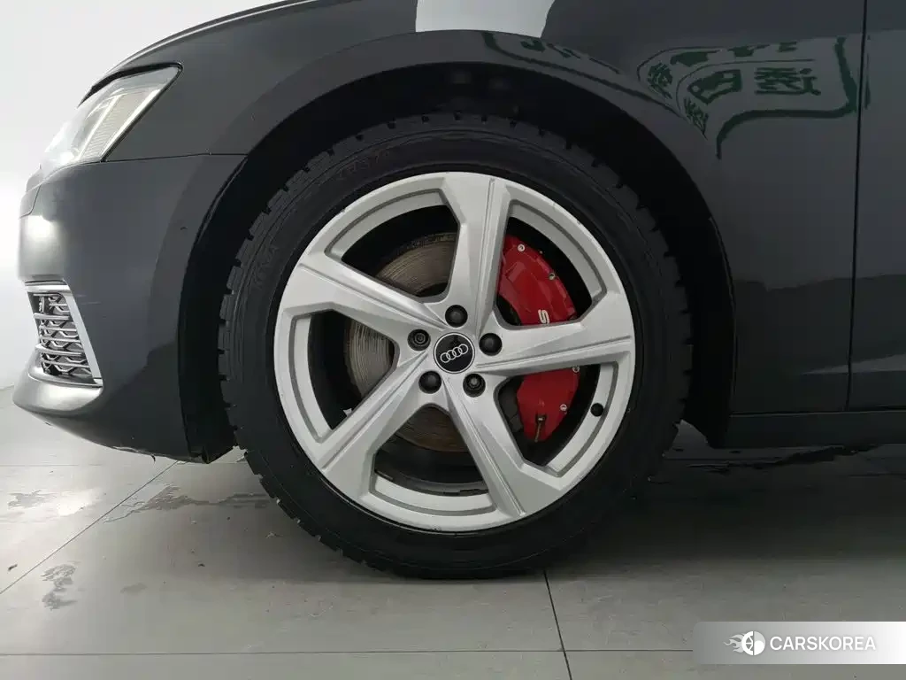 Audi A6L id 4622609 из Китая 21