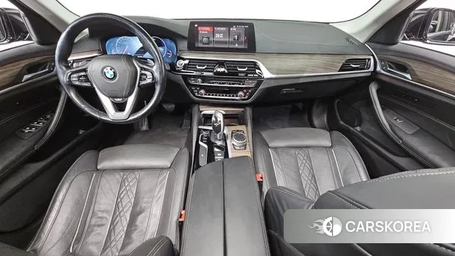 BMW 5 Series (G30) id 3302534 из Кореи 17