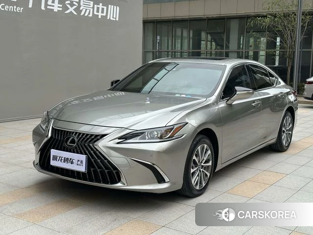 Lexus ES id 4353796 из Китая 23