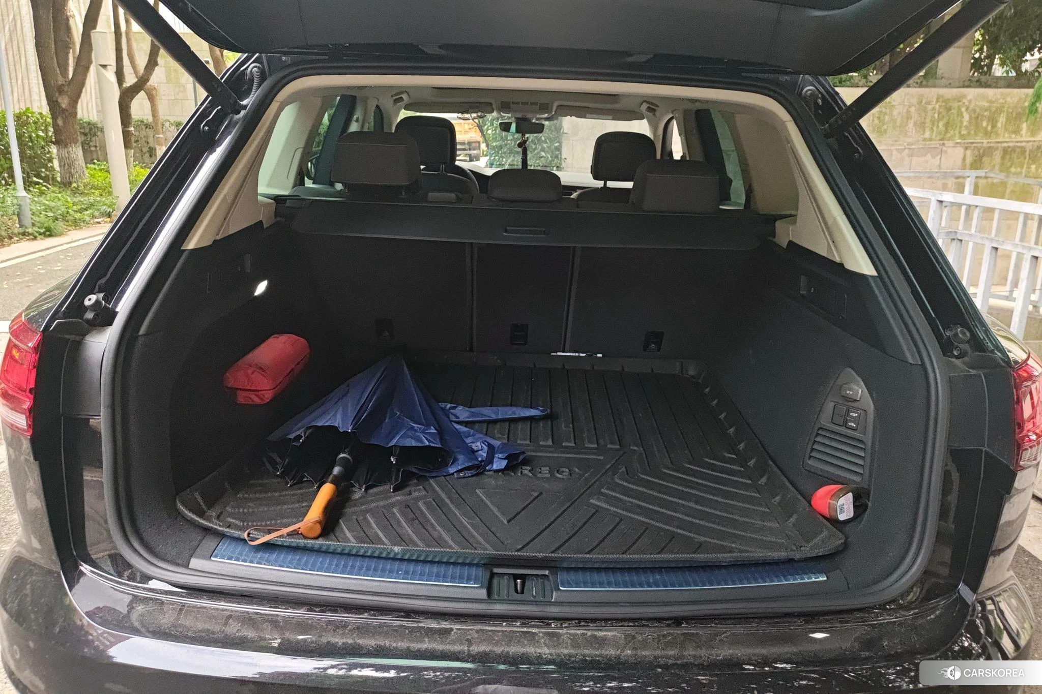 Volkswagen Touareg id 4510502 из Китая 14
