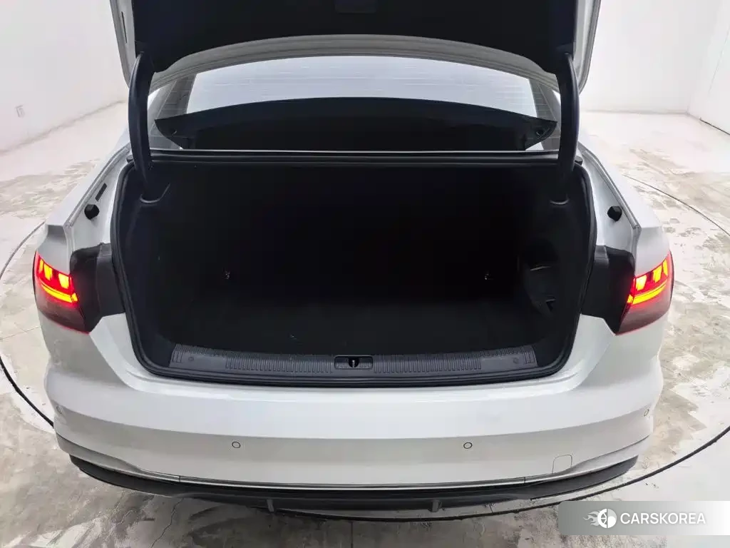 Audi A4L id 4606840 из Китая 22