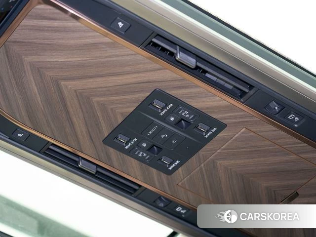 Lexus LM id 4262253 из Китая 15