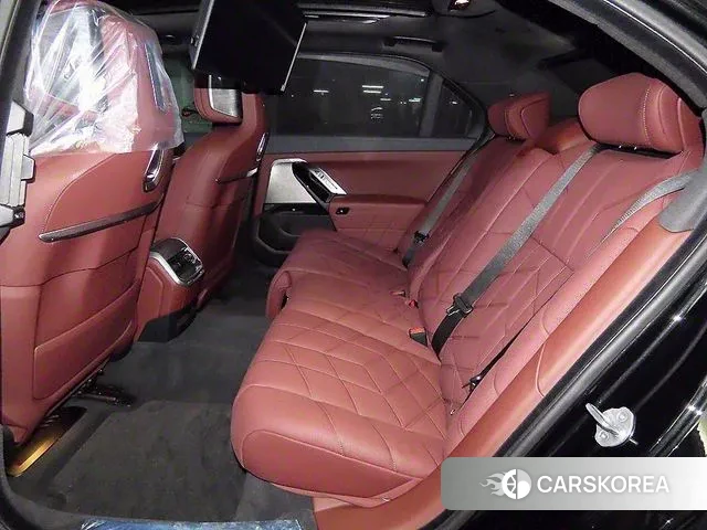 BMW 7 Series (G70) id 3036279 из Кореи 17