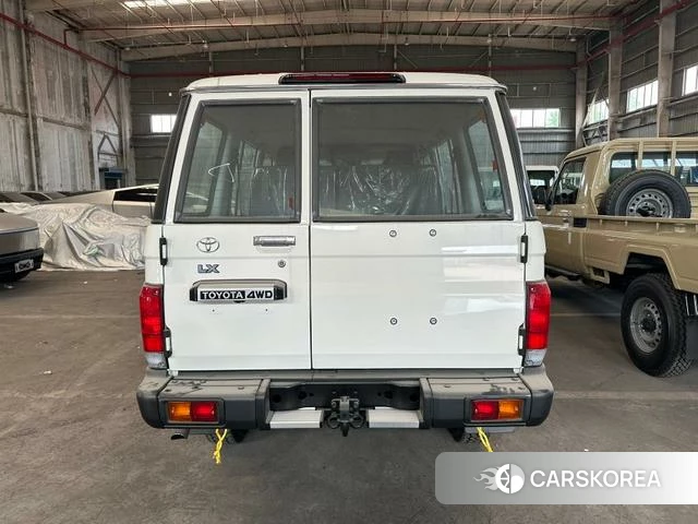 Toyota Land Cruiser 70 Series id 4263215 из Китая 14