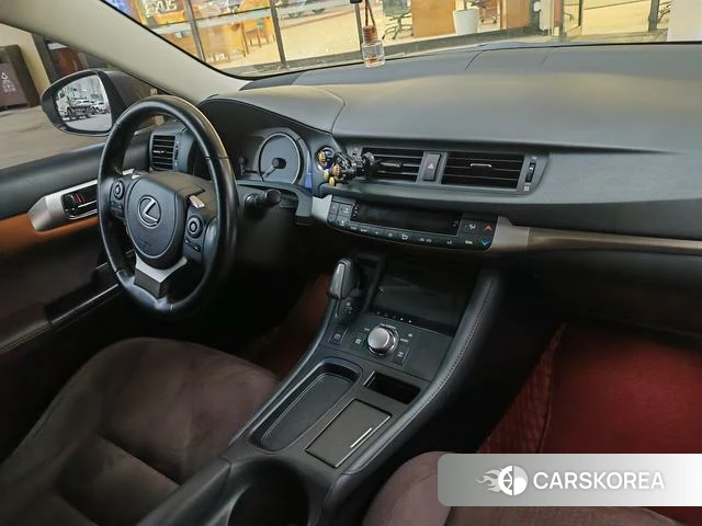 Lexus CT id 4262010 из Китая 14