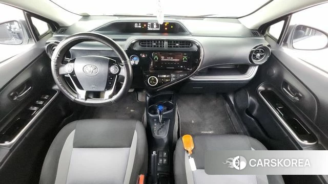 Toyota Prius C id 4557969 из Кореи 30
