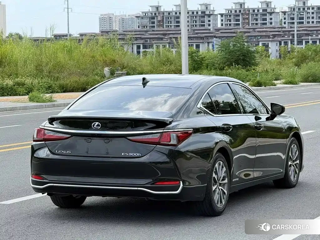 Lexus ES id 4628356 из Китая 7