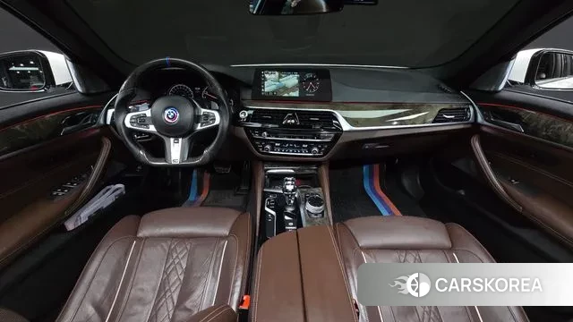 BMW 5 Series (G30) id 3588520 из Кореи 17