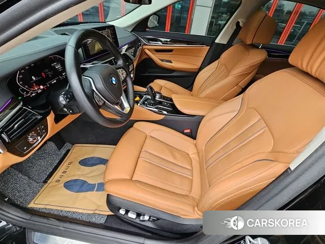 BMW 5 Series (G30) id 3508948 из Кореи 17