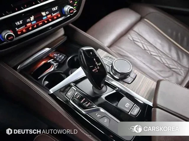 BMW 5 Series (G30) id 3203846 из Кореи 17