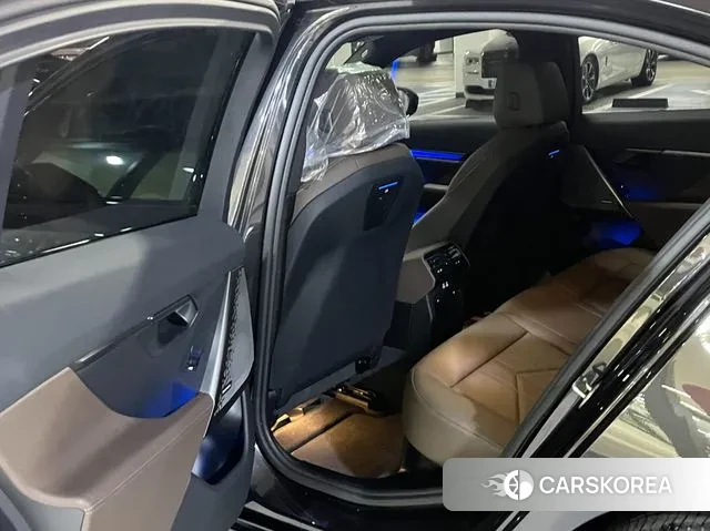 BMW 5 Series (G60) id 3437261 из Кореи 17