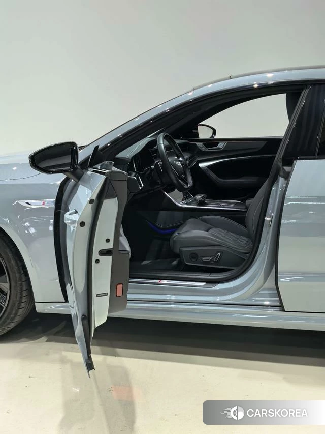 Audi A7L id 3920588 из Китая 18