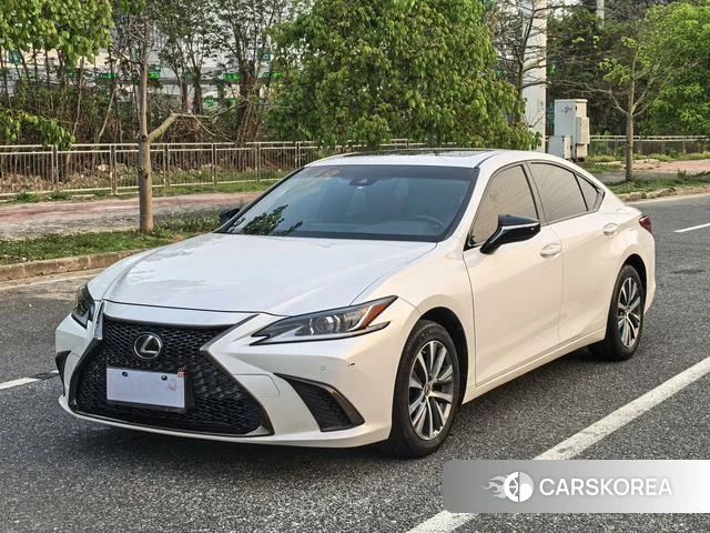 Lexus ES id 4261570 из Китая 16