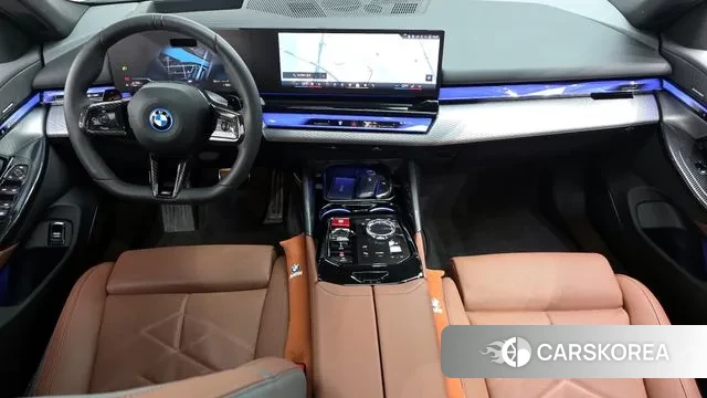 BMW 5 Series (G60) id 3739227 из Кореи 17