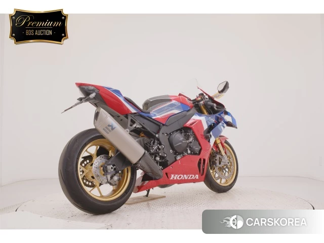 Проданный Honda CBR1000RR-R FIREBLADE SP 2023 из Японии, фото 5