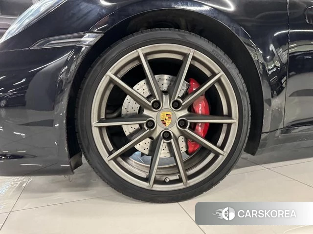 Porsche 911(992) id 4203295 из Кореи 12