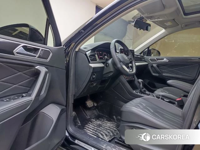 Volkswagen Tiguan L id 4314444 из Китая 15
