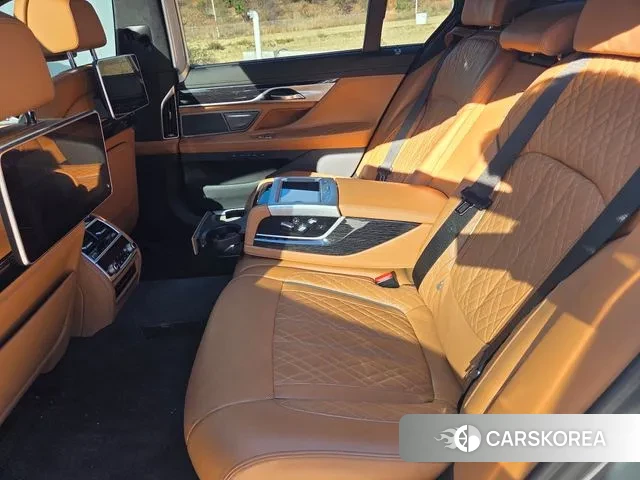 BMW 7 Series (G11) id 3463888 из Кореи 7